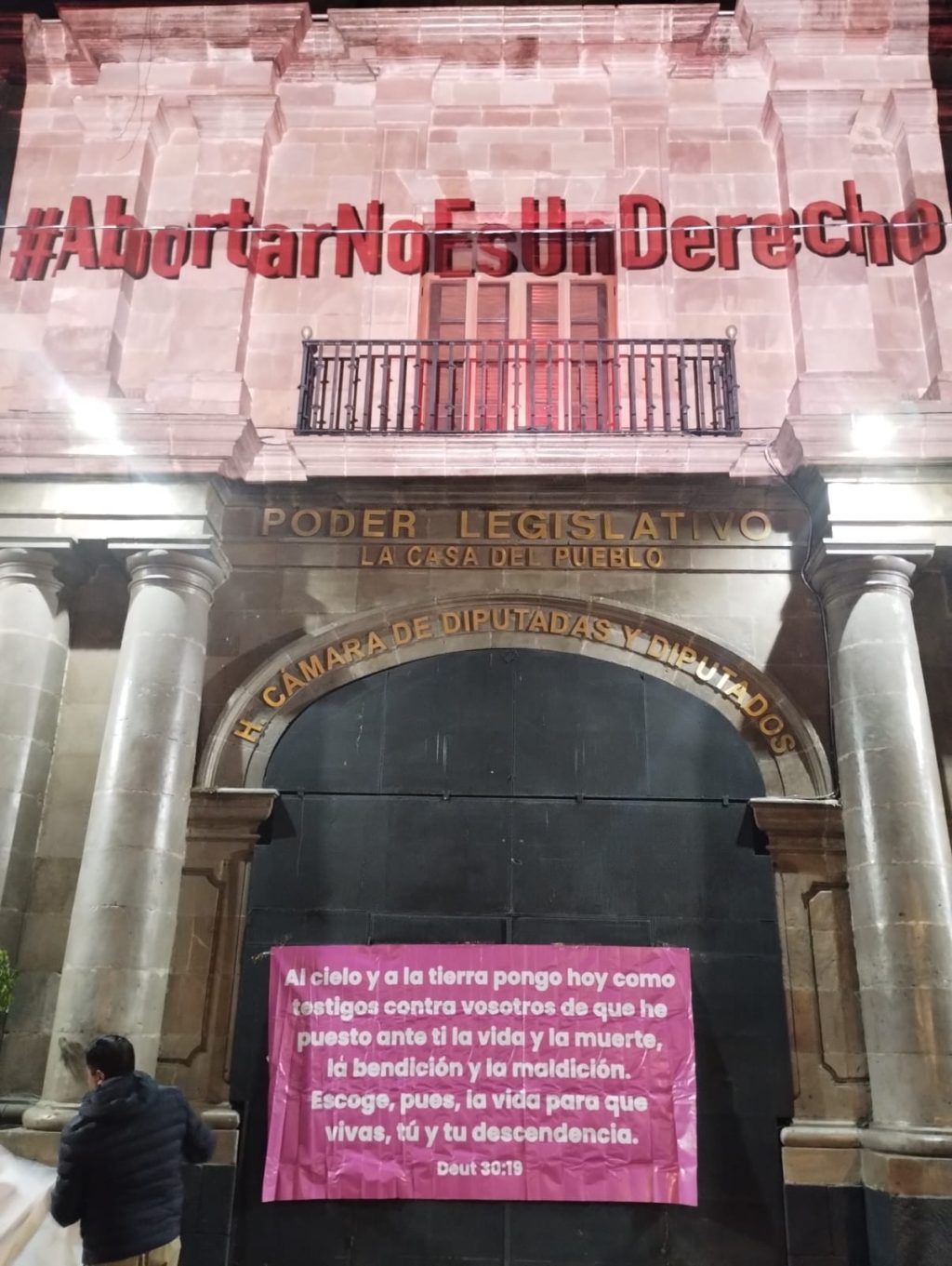 ee06d64c-688a-41f5-81de-35e84bf1189b