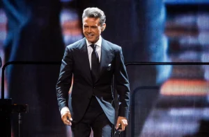 luis-miguel-buenos-aires-arg-2023-billboard-espanol-1548
