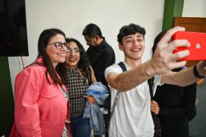 afd88df8-5f78-4d1c-9751-cb156ae610bb