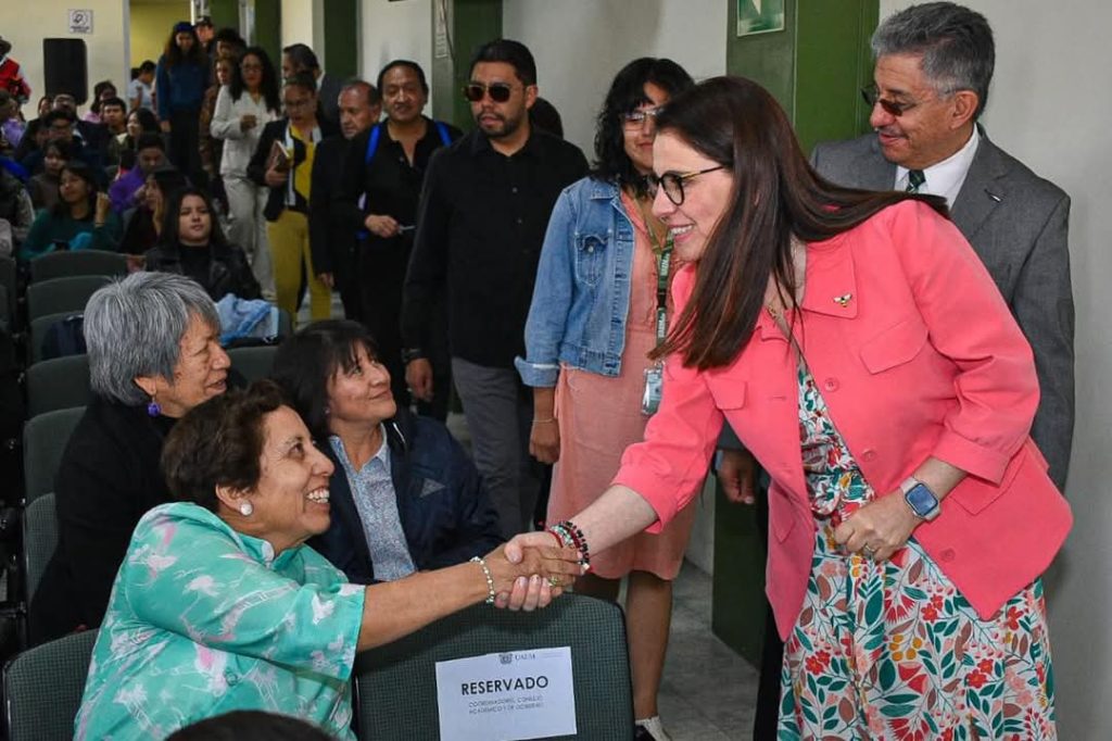 ecadb4e7-3e29-448d-84b1-da3960985804