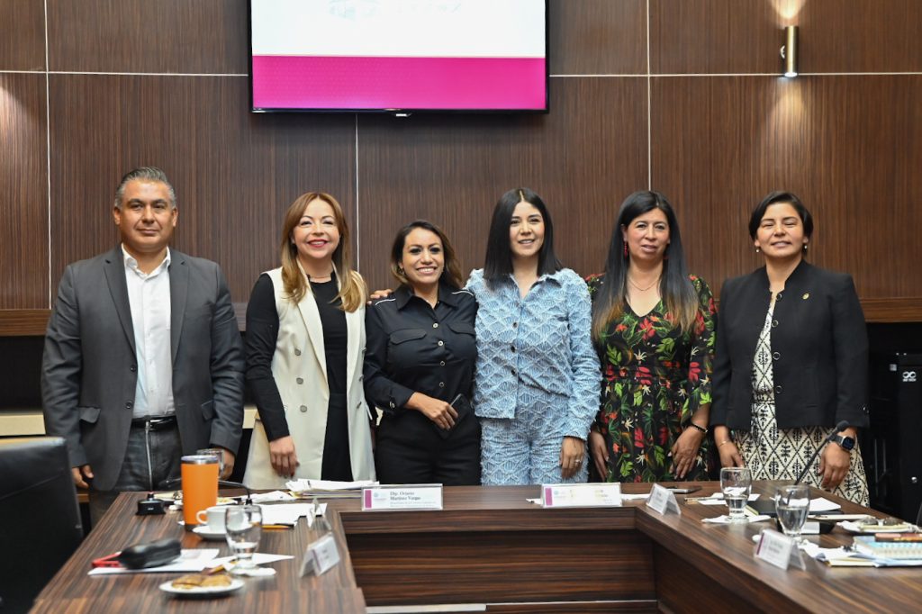 18b3c1a46-ee8c-4a16-b933-510f3e3e185a