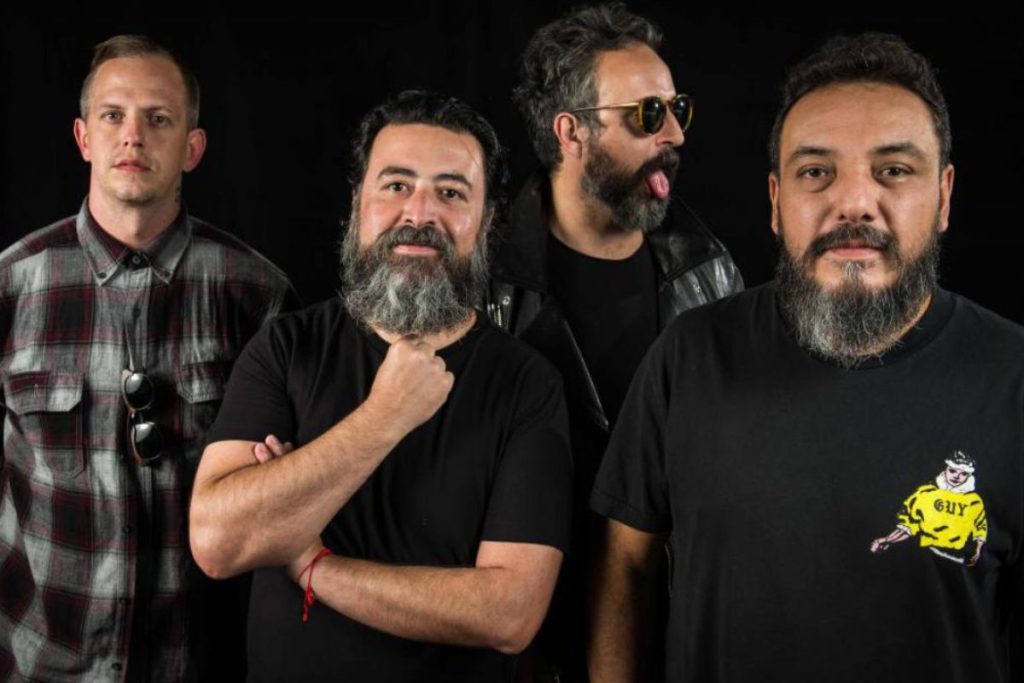 Molotov-arremete-contra-4T-durante-concierto-de-30-aniversario