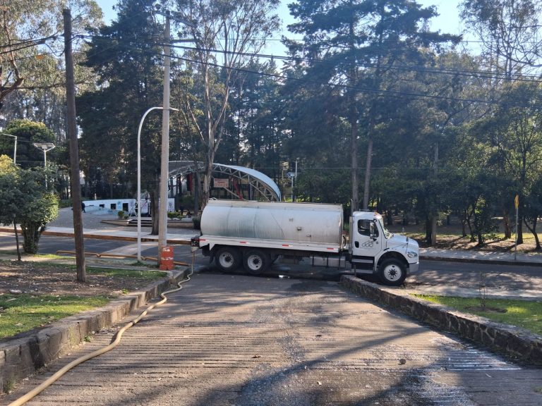 Realiza Toluca abastecimiento emergente de agua a instalaciones de Ciudad Universitaria