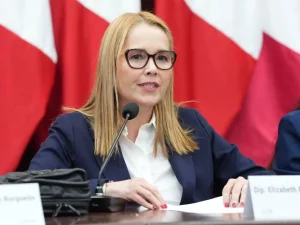 elizabeth-rafaela-mc.jpg_1339198940