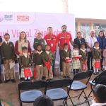 Ayuntamiento de Zinacantepec y Oxxo entregan apoyos para la salud visual de estudiantes