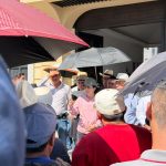 Tras homicidio de un bisitaxista en Otzolotepec, presidenta municipal recibe a manifestantes