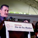 Sección 17 del SNTE celebra la labor de las madres educadoras en el marco de la 26ª Feria del Libro y la Cultura