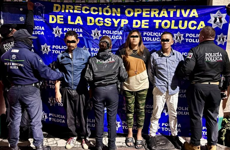 Policía de Toluca captura a tres carteristas y a un “Motorratón”