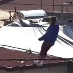 Logran salvar a mujer que se lanzó desde una vivienda en #Metepec