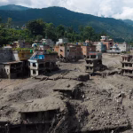 Rescates se reanudan en la frontera del Himalaya; víctimas superan las 580 y desaparecidos rebasan los 2,400
