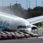 Avión de carga de Amazon se sale de la pista en Miami y deja cinco muertos