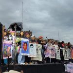 Ayotzinapa: familias exigen los 800 folios; Gobierno afirma que el Ejército no tiene más
