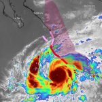 ALERTA: Simón ya es huracán categoría 3; llaman a evacuar zonas de riesgo en México