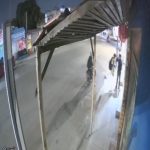 Asaltan a trabajador que esperaba transporte público en Valle de Chalco