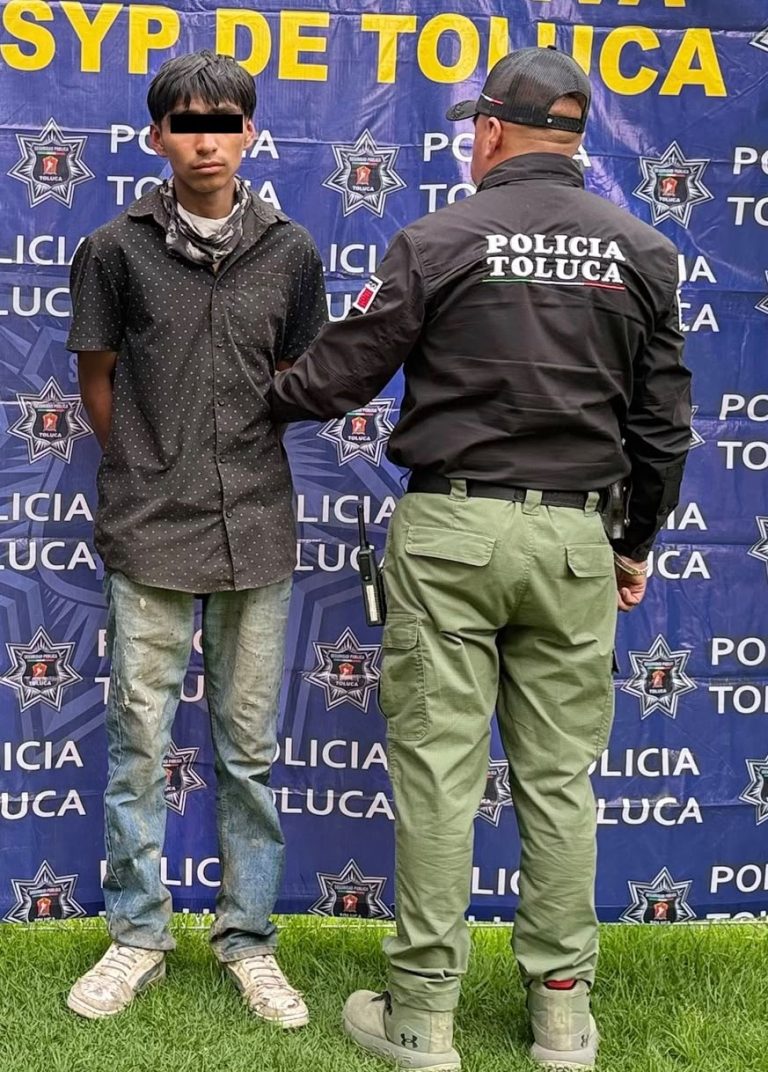Tras persecución capturan a par de motorratones en San Mateo Otzacatipan